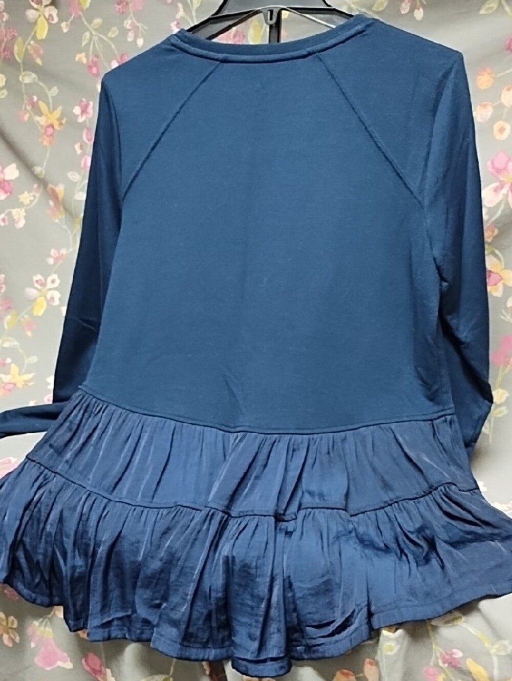 Simply Vera Vera Wang Navy Blue Ruffle-Hem Lightweight Sweatshirt - Picture 6 of 6